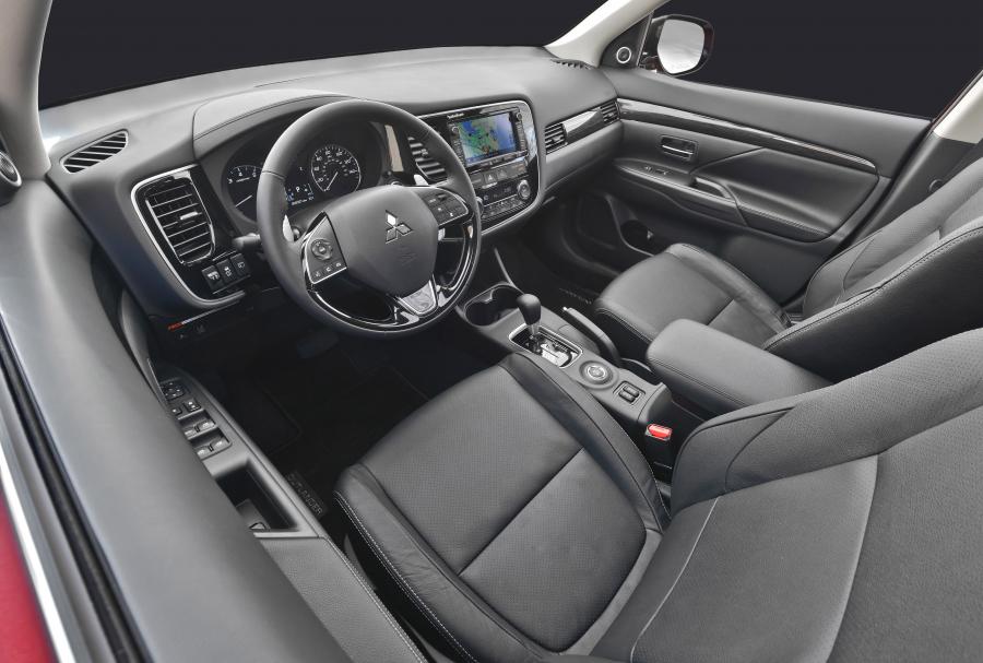 Mitsubishi Outlander 2015 года  (US) (фото 34 из 41)